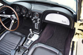 Vintage Corvette - Coco #53 Black & Grey