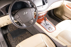 2013 Hyundai Genesis - Coco #02 Black & Natural