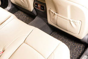 2013 Hyundai Genesis - Coco #02 Black & Natural