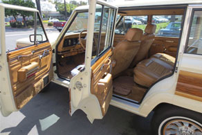1986 Jeep Grand Wagoneer - Coco #92 Java (Color Currently Discontinued)
