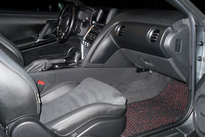 Nissan GTR - Coco #51 Black & Red