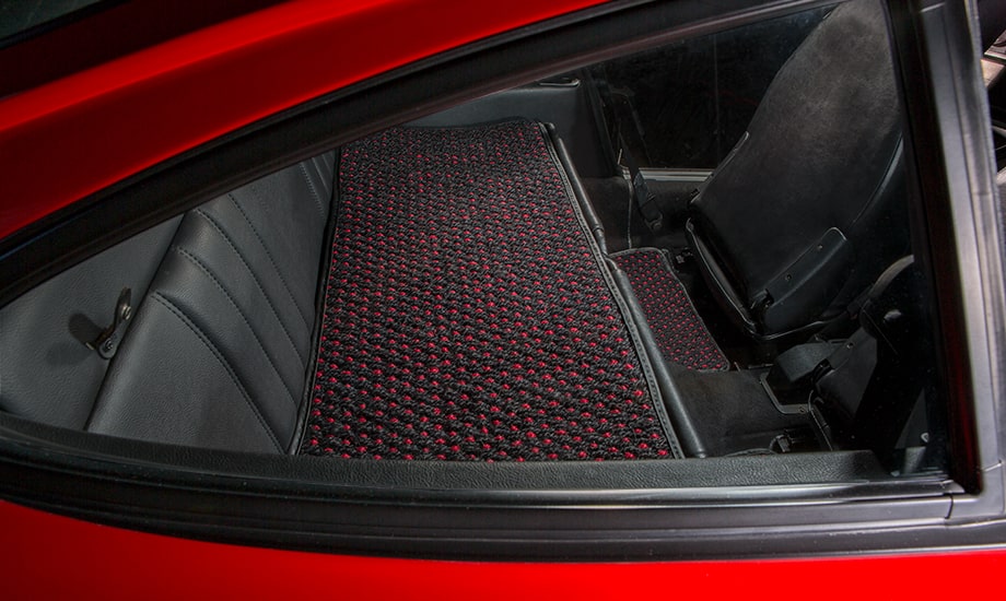 Cocomats.com Coco Mats car mats Color Red and Black Number 51 in a Porsche 911